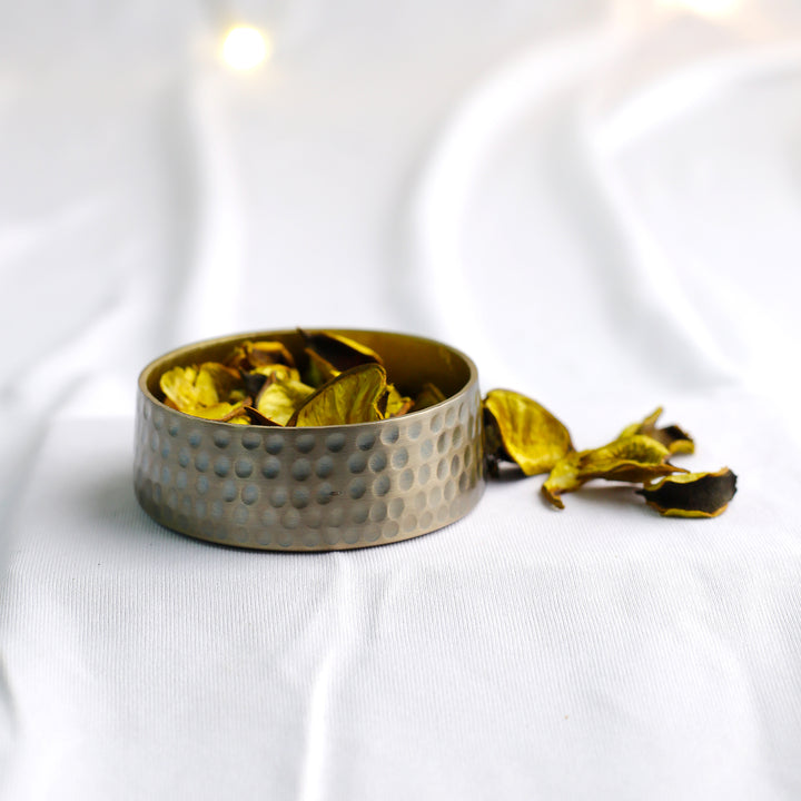 Urli with Potpourri