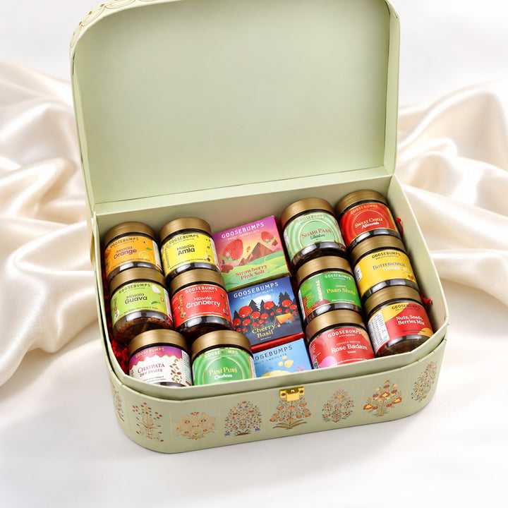 The Indulgence Trunk Box, 686 GMs | 15 Gourmet Treats