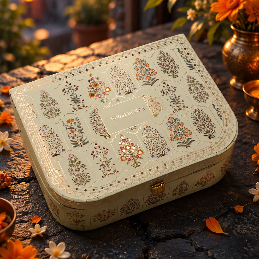 The Indulgence Trunk Box, 686 GMs | 15 Gourmet Treats