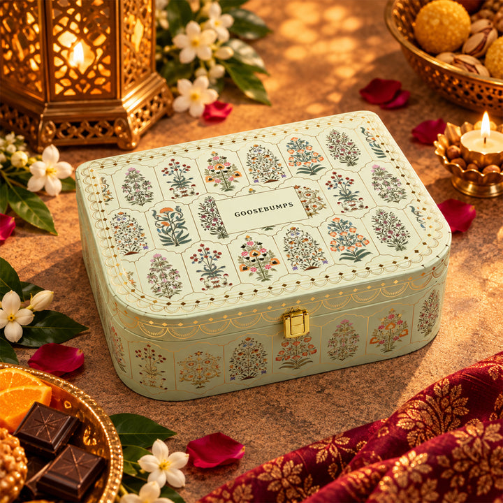 The Indulgence Trunk Box, 686 GMs | 15 Gourmet Treats